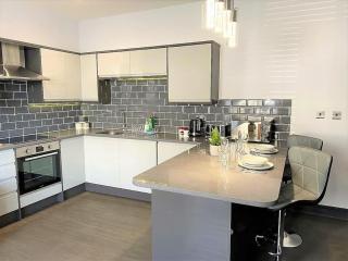 The Garden Apt Hot Tub - Westbrook Bay Beach - By Goldex Coastal Breaks - 2