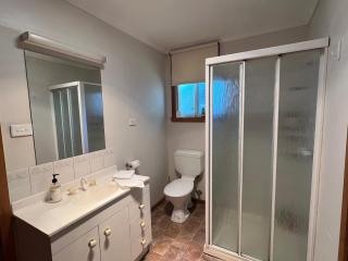 Homey Beach Cottage with Spa, walk to beach - Cowes - 2