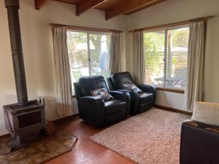Homey Beach Cottage with Spa, walk to beach - Cowes - 4