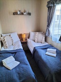 3 Bedroom Caravan, Edi Rita, Robin Hood, Pet Friendly - Meliden - 3