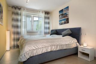 Annette's Home and Garden - 1