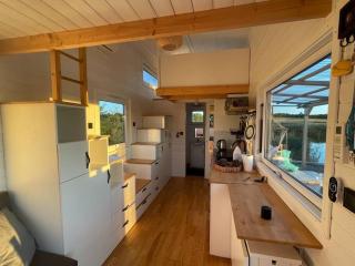 Lakefront Tiny House with WiFi, AC, Heating, all-year accessible - - 1