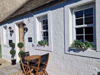 Lyne Cottage, The Retreat - 9