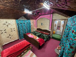CASTLE GROUP OF HOUSEBOATs - 6