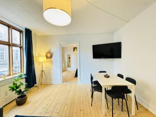 aday - Beautiful 3 bedrooms apartment on Jomfru AneGade - Aalborg - 5