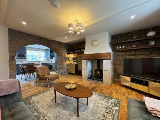 HomeDecor Cottages - Old Stable House - 1