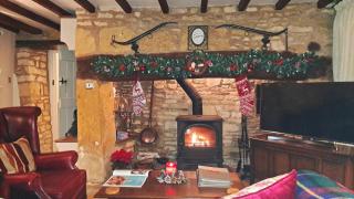 Graziers Cottage - character Cotswold cottage with inglenook, parking and pub nearby - 7