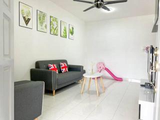 Cozy Single Landed unit to Legoland 7min 9-11pax - 9