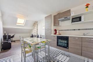 Budget apart downtown with parking - Charleville-Mézières - 8