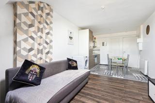 Budget apart downtown with parking - Charleville-Mézières - 4