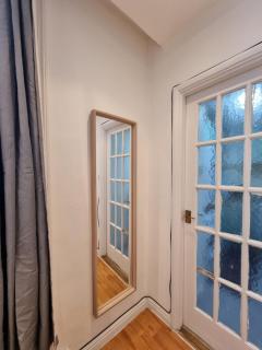 Gorgeous Studio Near Paddington Fits 3 - London - 2