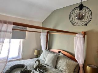 Historic Countryside Cottage - Sleeps 3 & Pets Ok - 3