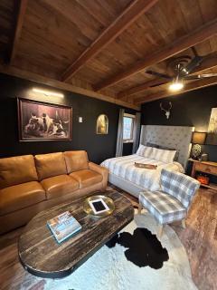 River View, Red River Carriage House - 0