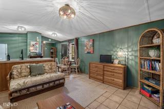 Chic Cypress Cabin wKayaks & Canoes - 4