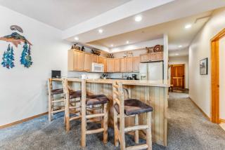 Breckenridge Condo: Large Patio & Shared Amenities - 4