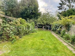 Stylish 3-Bedroom Garden Home, AC, Contractors and Families - Borehamwood - 6