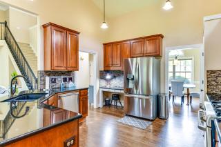 2 Mi to Lake Norman Home with Deck in Huntersville! - Huntersville - 1
