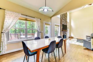2 Mi to Lake Norman Home with Deck in Huntersville! - Huntersville - 3