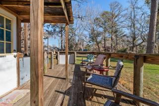 Shipwreck With Upper Deck & Kayaks & Canoes - 5