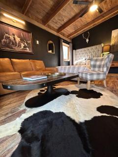 River View, Red River Carriage House - 9