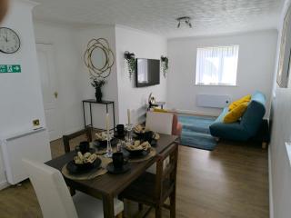 4 beds spacious Apartment, with Parking & WIFI, CHAFFORD HUNDRED, near station & shopping, long stays! - West Thurrock - 6