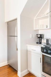 Jennifers Private Apartment with Outdoor Patio - Providence - 1