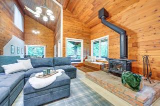 Harstine Island Home with Hot Tub and Beach Access! - Lakebay - 7