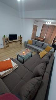 Ultra Central and Spacious with AC and Balcony - 6