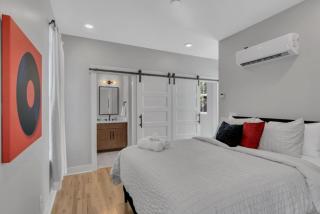 10 Min Drive Downtown, Roof Deck, Pet Friendly - 1