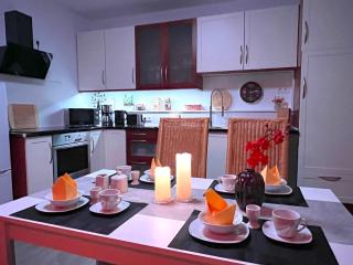 Ferienhaus "Jonagold" Meppen Ebenerdig Carport Terrasse Free WiFi 2 Schlafzimmer Küche Gäste-WC Wallbox - Meppen - 2
