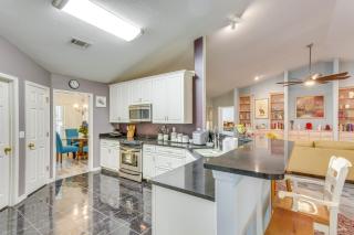 4 Mi to Beach Family-Friendly Home in Navarre - Navarre - 1