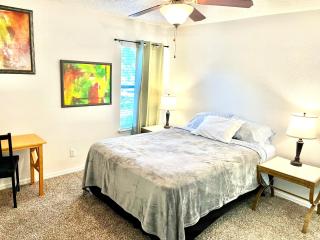 Daytona 2 Bed Apartment 10 Minutes to Beach with Balcony - Port Orange - 0