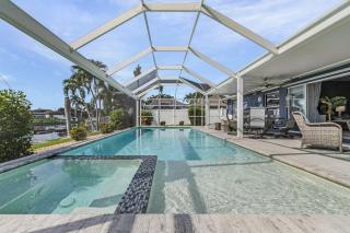 Perfect Sunsets, Kayak, Bikes, Game Room, Heated Pool and Spa - Villa Adele- Roelens - Cape Coral - 0