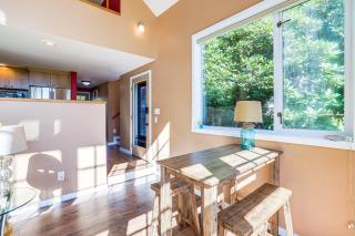 Waterfront Bellingham Bliss Steps to Beach! - 3