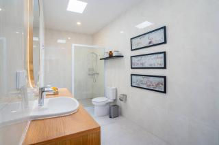 Umanala - 5 Min To Beach, Sleek Villa with Spacious Pool Area - Kerobokan - 5