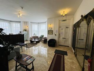 Carlton Court Hotel Eastbourne - Eastbourne - 4