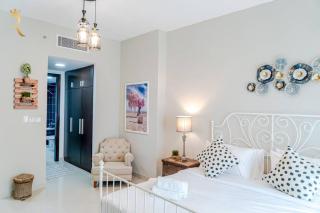 Victorian Charm 1BR Stylish Haven Al Reem - Abu Dhabi - 2