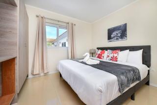 Stylish 1br Apt Walk To Ritz & Marriott Pool - 9