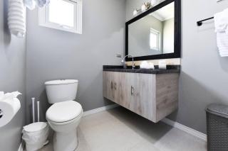 Stylish 1br Apt Walk To Ritz & Marriott Pool - 2