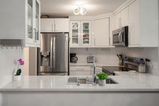 2BR in Nicklaus North Clubhouse, Lake and Mountain Views, Gas Fireplace, Parking - 7