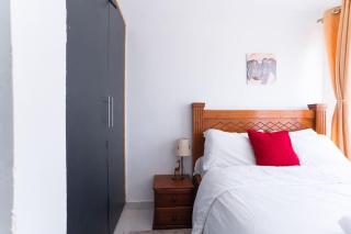Blissful and Comfy 1 bedroom apartment with Pool ,Netflix and Gym - Nairobi - 3