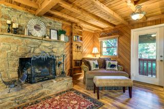 Hot Tub & Fire Pit: Cozy Cabin in Maggie Valley - 5