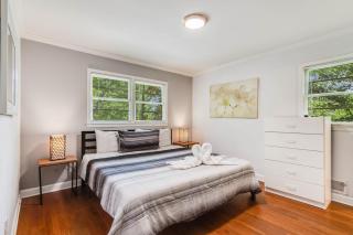 Modern Hideaway Sleeps 14 Backyard & WiFi - Decatur - 8