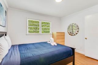 Modern Hideaway Sleeps 14 Backyard & WiFi - Decatur - 1