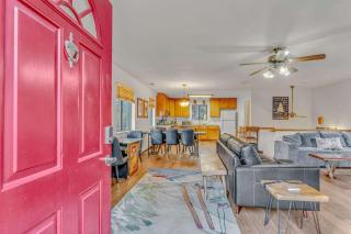 Soda Springs Cabin Less Than 1 Mile to the Slopes - 5