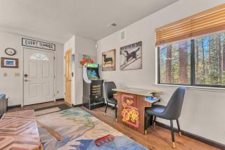 Soda Springs Cabin Less Than 1 Mile to the Slopes - 4