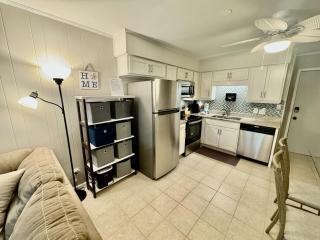 Walk to the Beach - 2 bed Condo close to it all - Hilton Head Island - 4