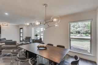 Luxury Home with 5 Bedrooms and Private Pool - Dallas - 1