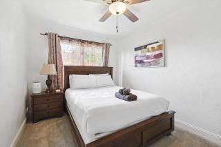 4-BD 2-BA Home Retreat Laundry Backyard - 7