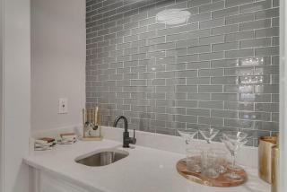 Charming 5BD-3BA in the Heart of Plano -Sleeps 10 - Plano - 2